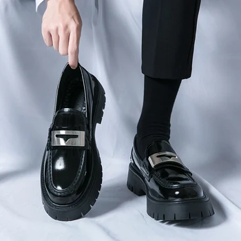 Мужские лоферы, Новые свадебные туфли на плоской подошве с низким берцем, мужская повседневная обувь на толстой подошве, увеличивающая рост, Черная Официальная деловая обувь