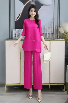 Повседневный комплект Miyake в складку для женщин 2023, Новый Весенне-летний Модный Плиссированный Свободный топ + широкие брюки, Модный комплект из двух предметов