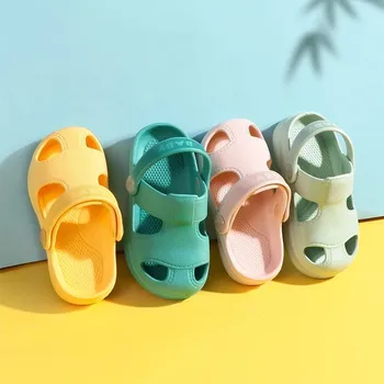 Лидер продаж, Летние детские сандалии с отверстиями 2023, детские нескользящие пляжные сандалии для мальчиков и девочек 1-5 лет